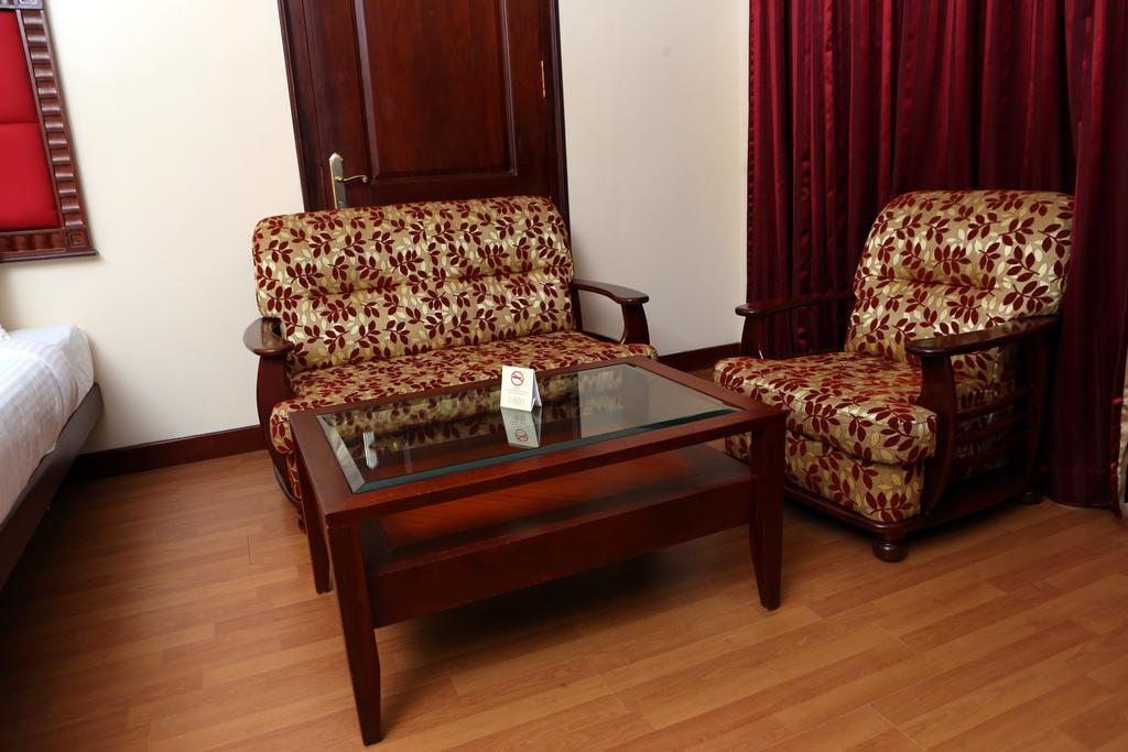 Joys Palace Hotel Thrissur Eksteriør billede