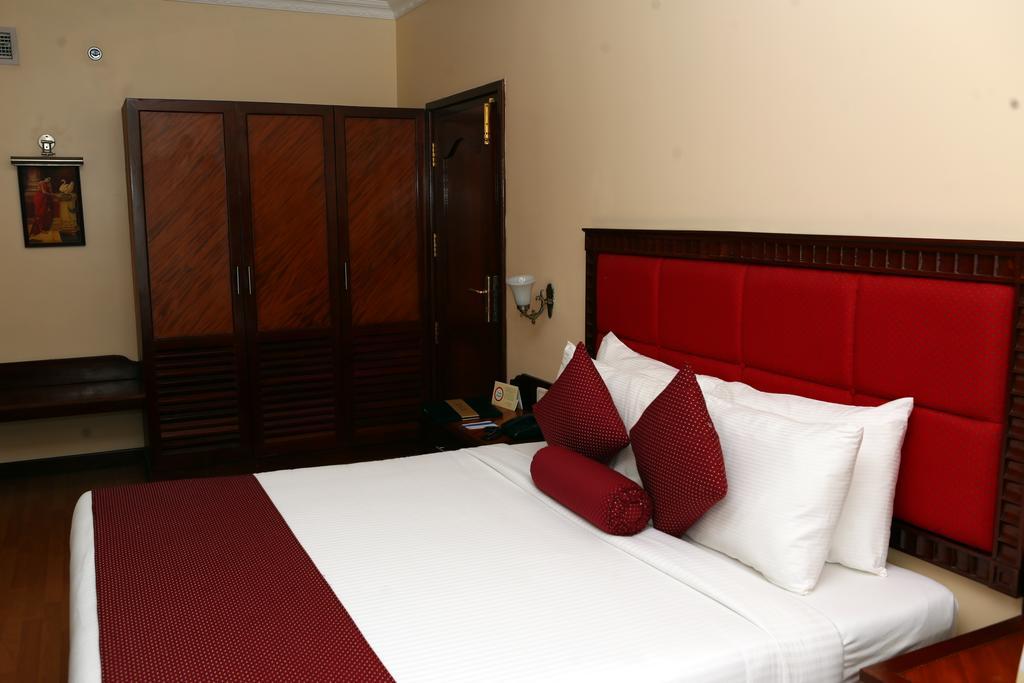 Joys Palace Hotel Thrissur Eksteriør billede