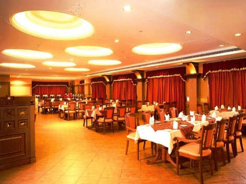 Joys Palace Hotel Thrissur Eksteriør billede
