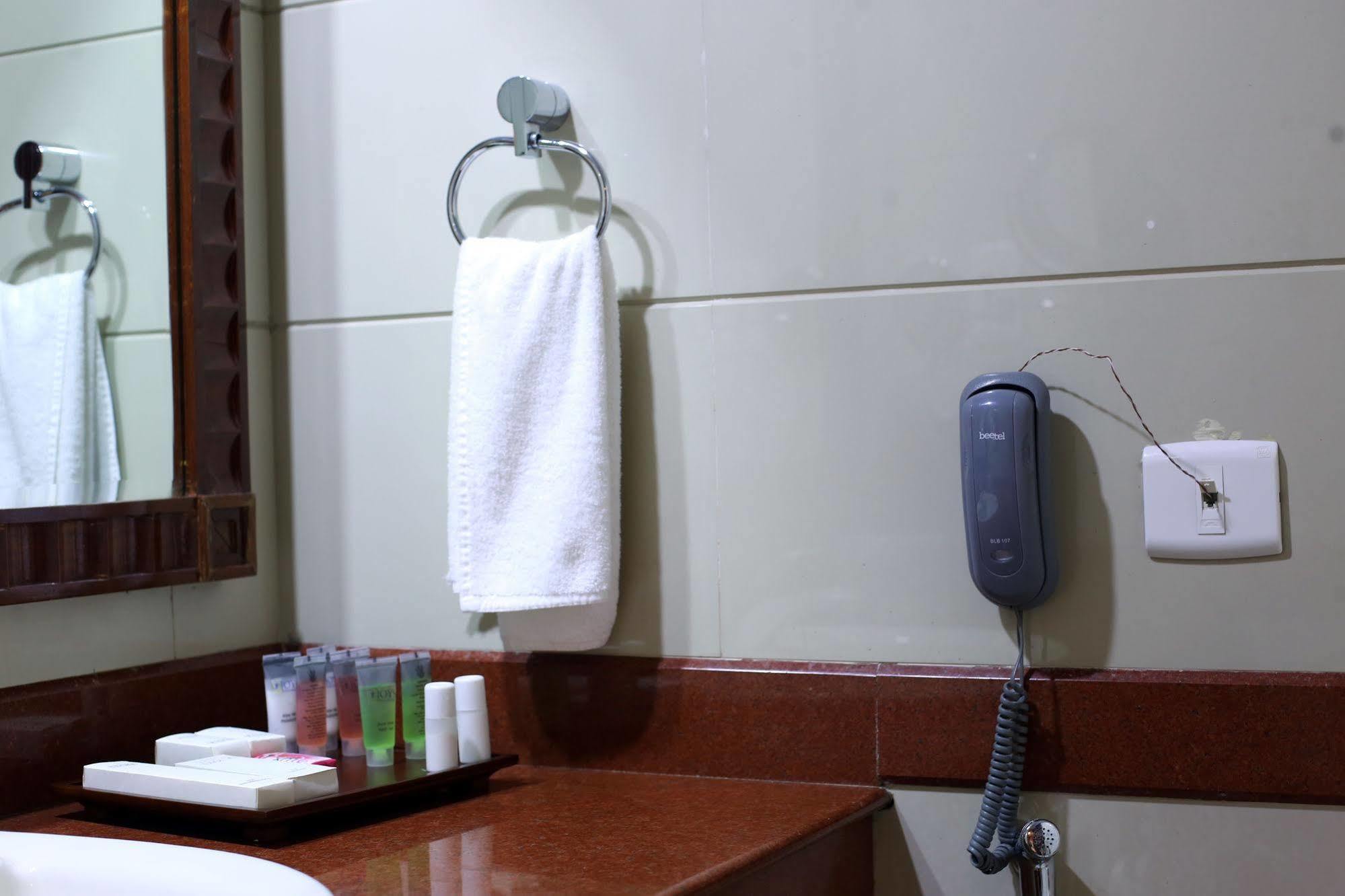 Joys Palace Hotel Thrissur Eksteriør billede