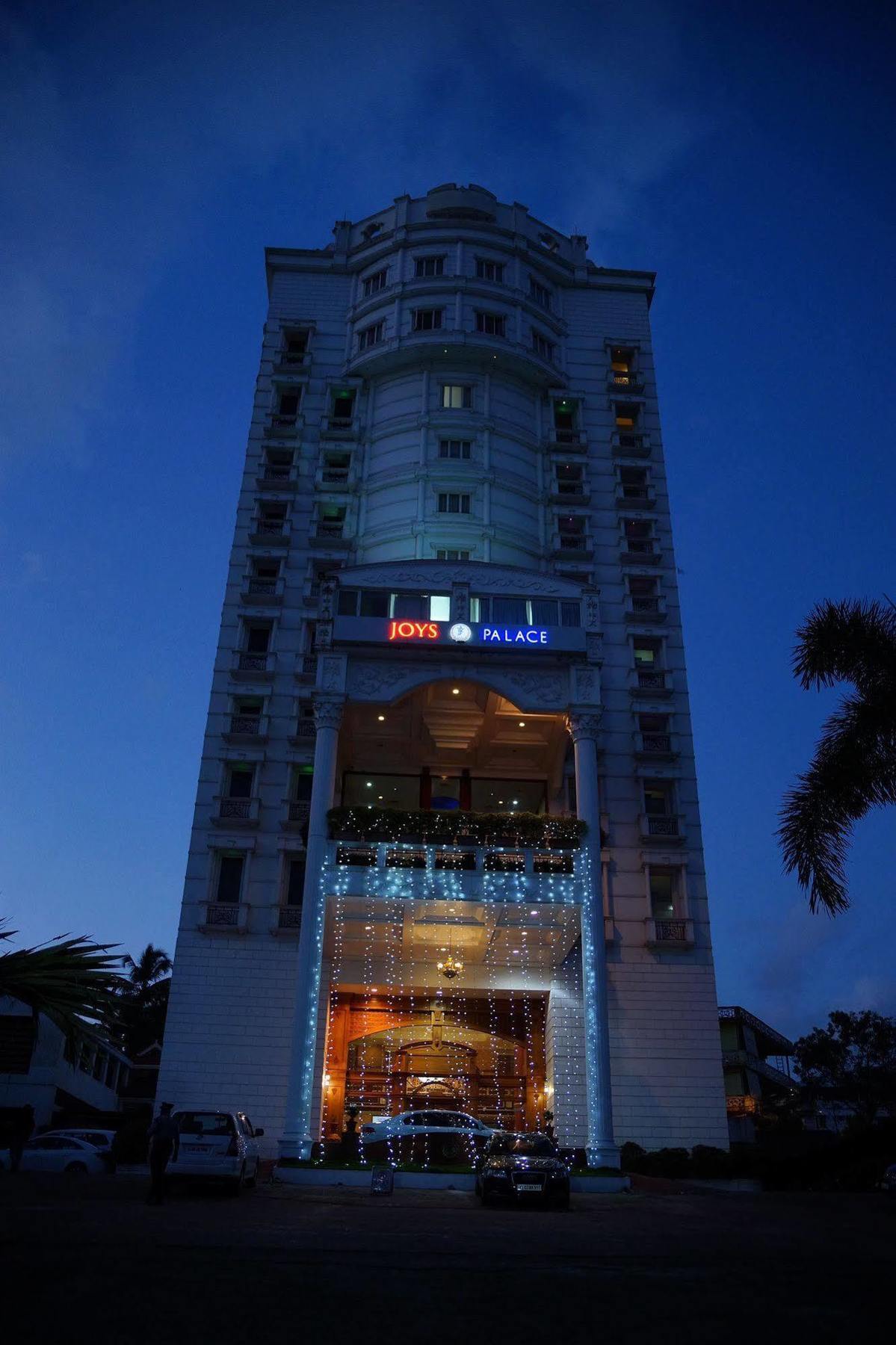 Joys Palace Hotel Thrissur Eksteriør billede