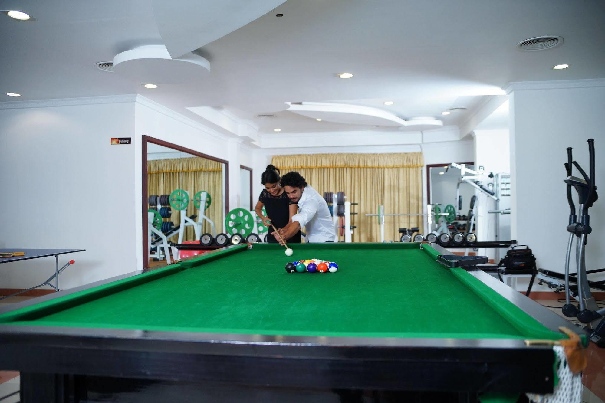 Joys Palace Hotel Thrissur Eksteriør billede