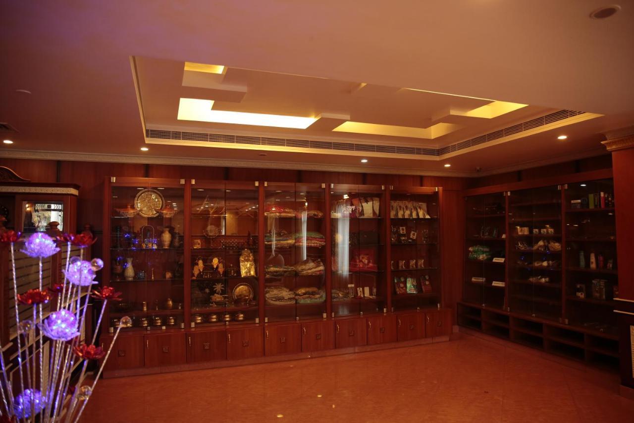 Joys Palace Hotel Thrissur Eksteriør billede