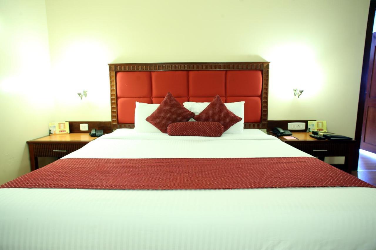 Joys Palace Hotel Thrissur Eksteriør billede